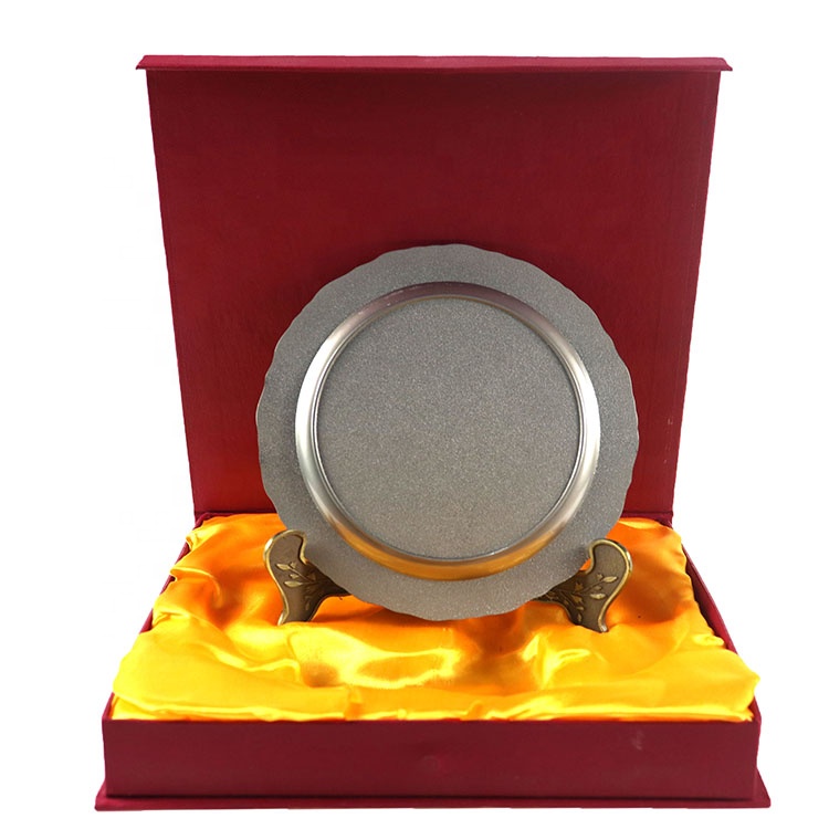 Customized High quality blank design stock mould zinc alloy souvenir plates