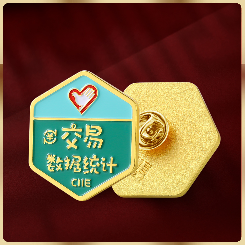 High quality newest pin badge custom logo