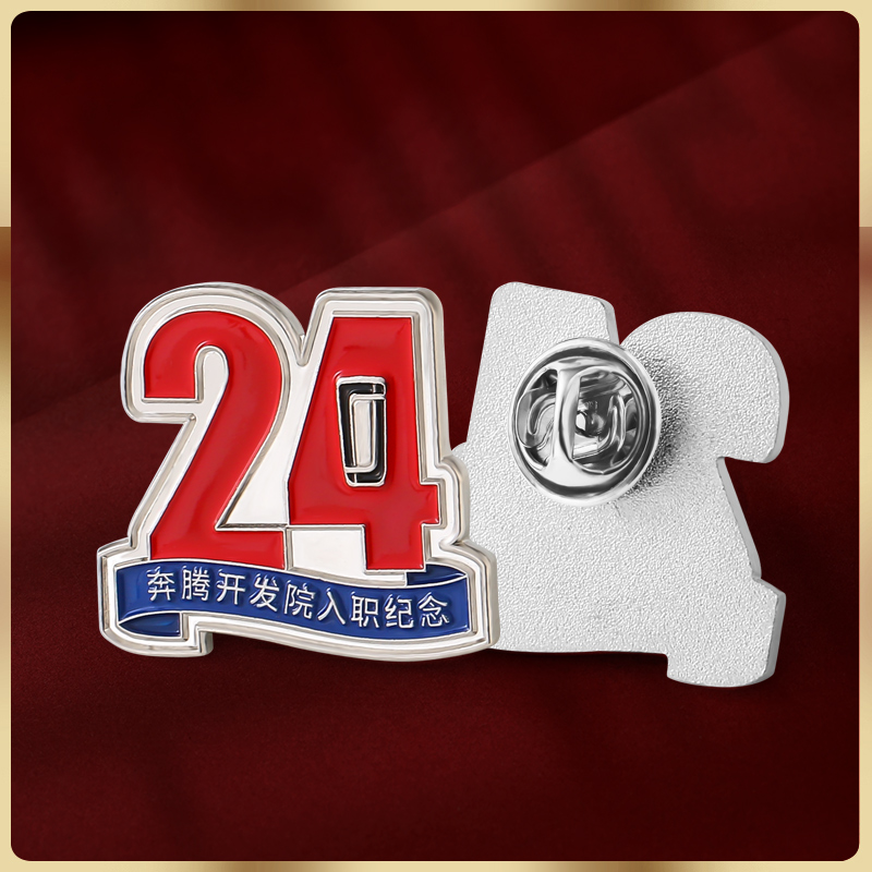 High quality newest pin badge custom logo